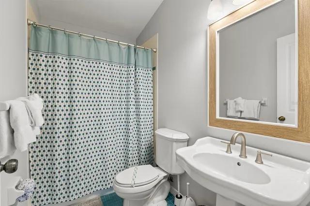 $2,195,000 | 527 Magnolia Avenue, Anna Maria, FL 34216