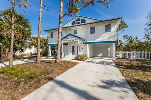 $2,195,000 | 527 Magnolia Avenue, Anna Maria, FL 34216