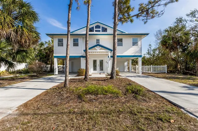 $2,195,000 | 527 Magnolia Avenue, Anna Maria, FL 34216
