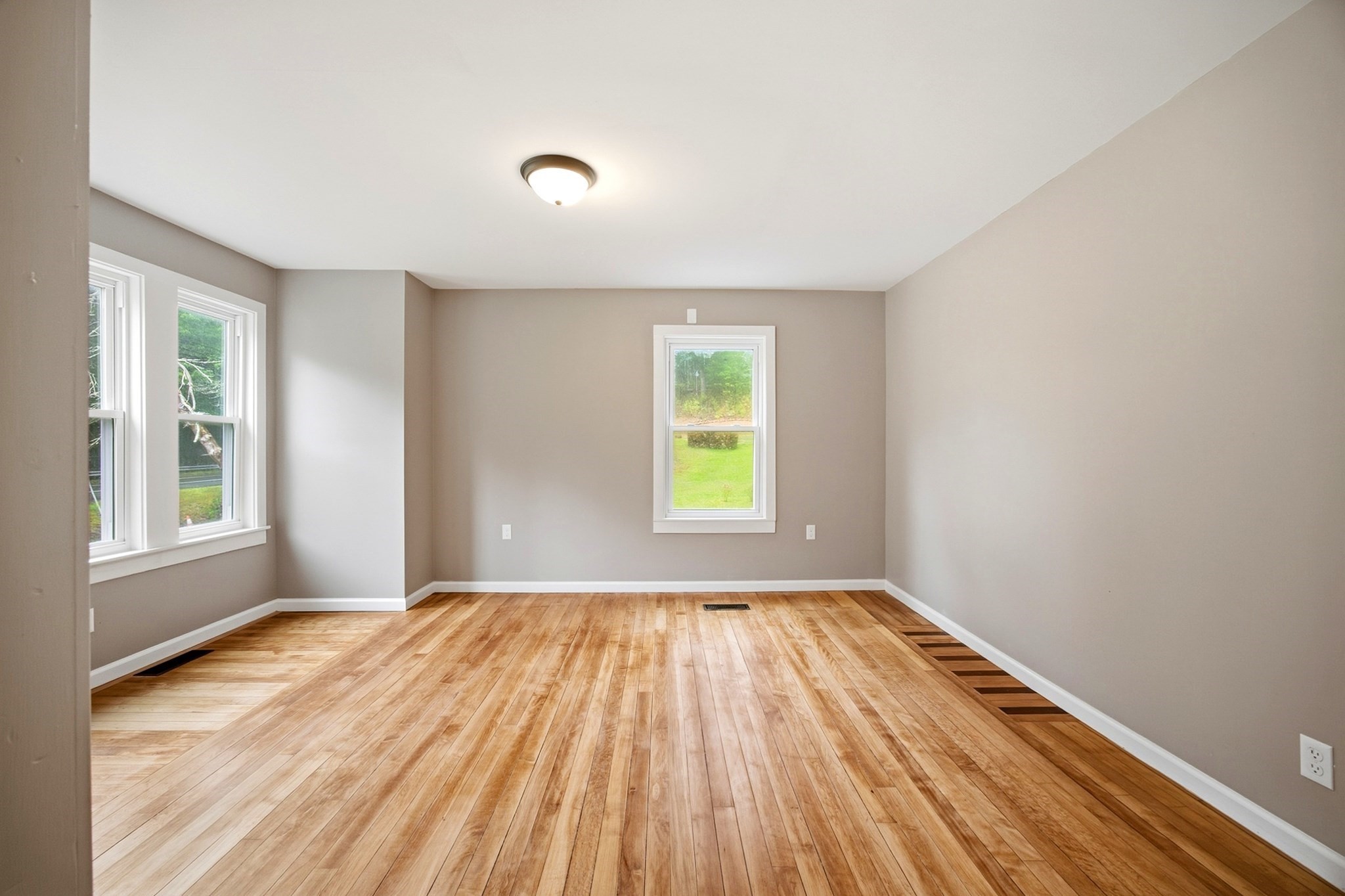 583 Main Street Warren, MA 01083 - Photo 15 of 39 Gallery Image 15