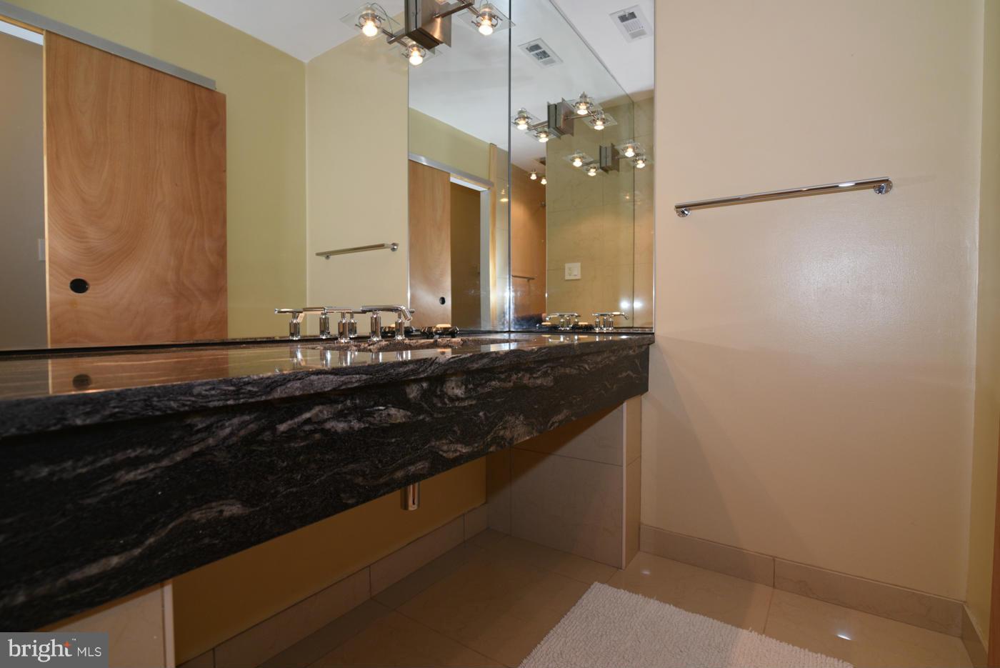 11803 Blue Spruce Road Reston, VA 20191 - Photo 21 of 29 Bath