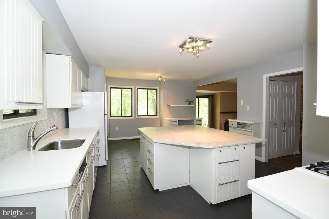 11803 Blue Spruce Road Reston, VA 20191 - Photo 8 of 29 Kitchen