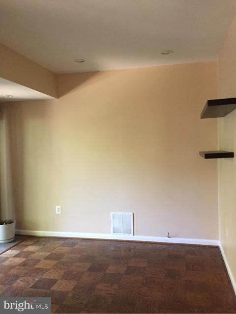 11803 Blue Spruce Road Reston, VA 20191 - Photo 10 of 29 Family Room
