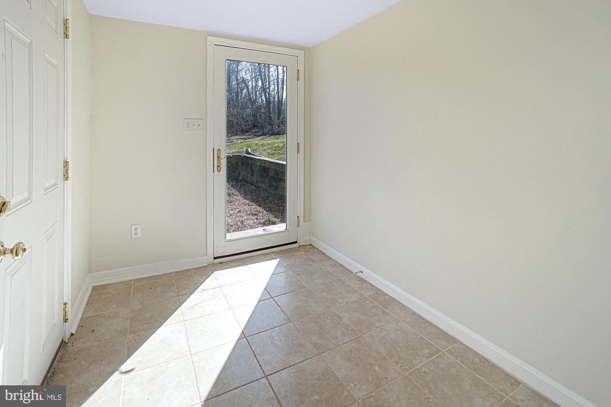 15001 Sugarland Road Poolesville, MD 20837 - Photo 50 of 63 Door to backyard