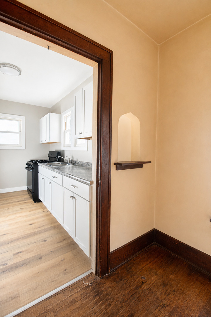 316 Spruce Street Dixon, IL 61021 - Photo 4 of 22