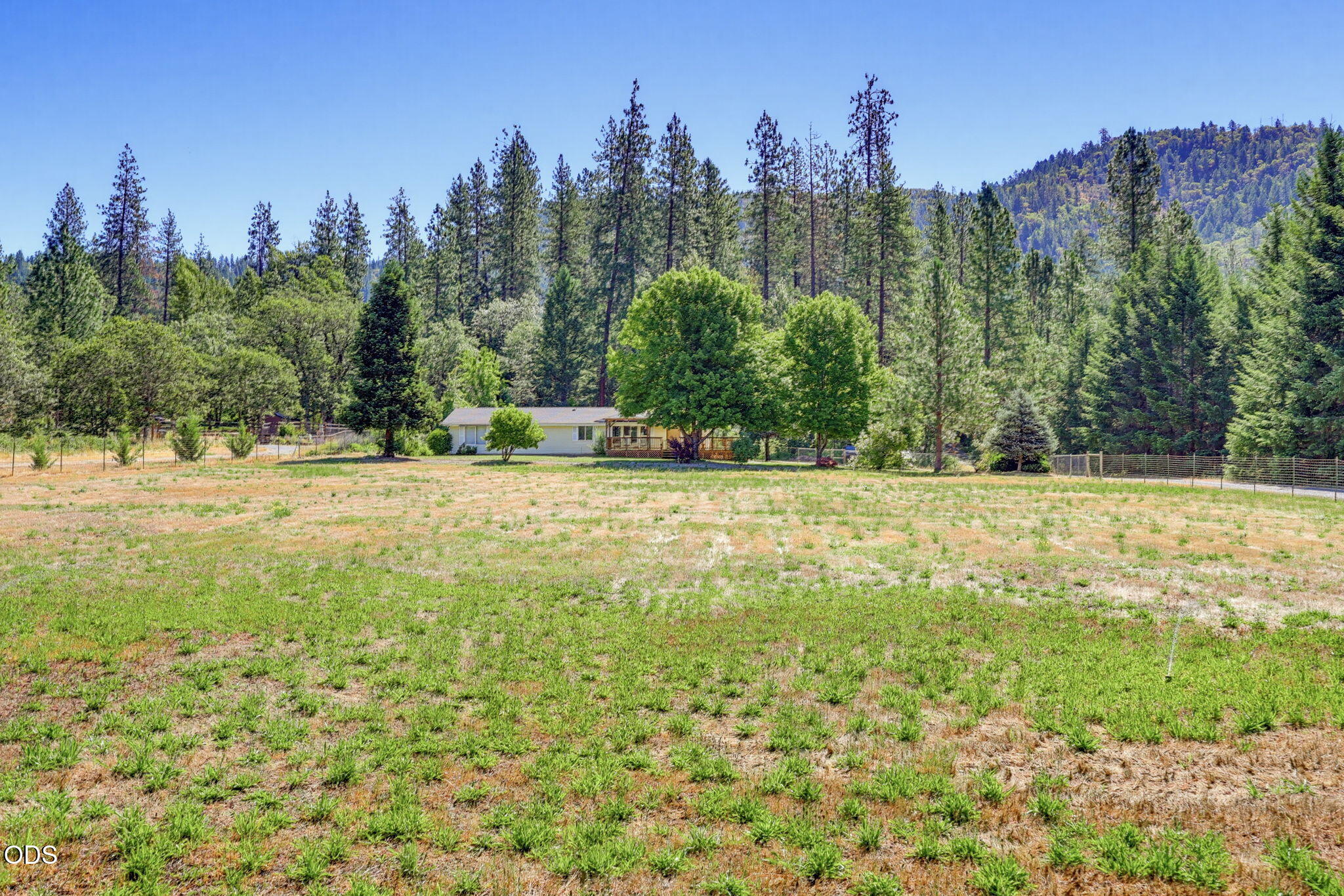 2072 East Evans Creek Road Rogue River, OR 97537 - Photo 27 of 31