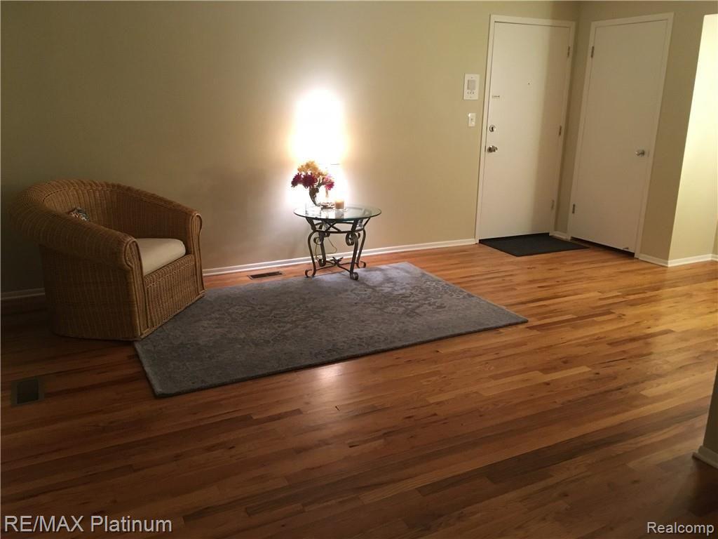 29468 Hoover Road Warren, MI 48093 - Photo 6 of 31