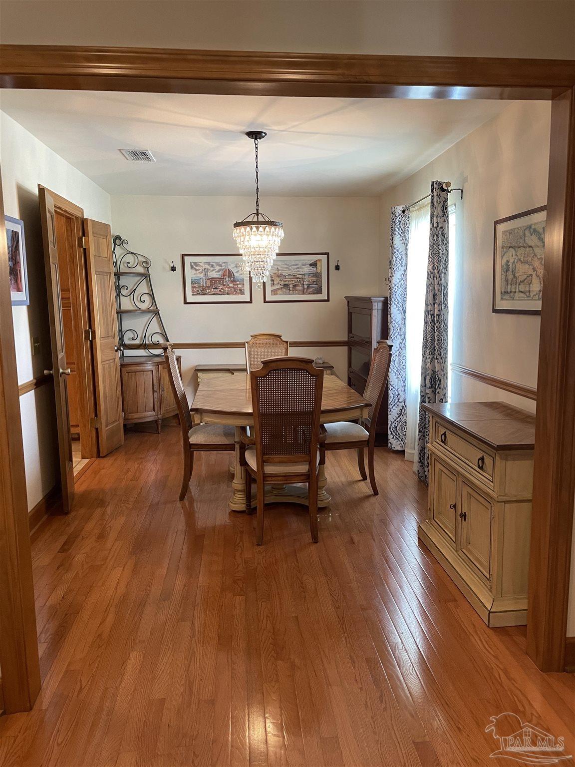 2010 Ceylon Road Pensacola, FL 32526 - Photo 9 of 50 Gallery Image 9