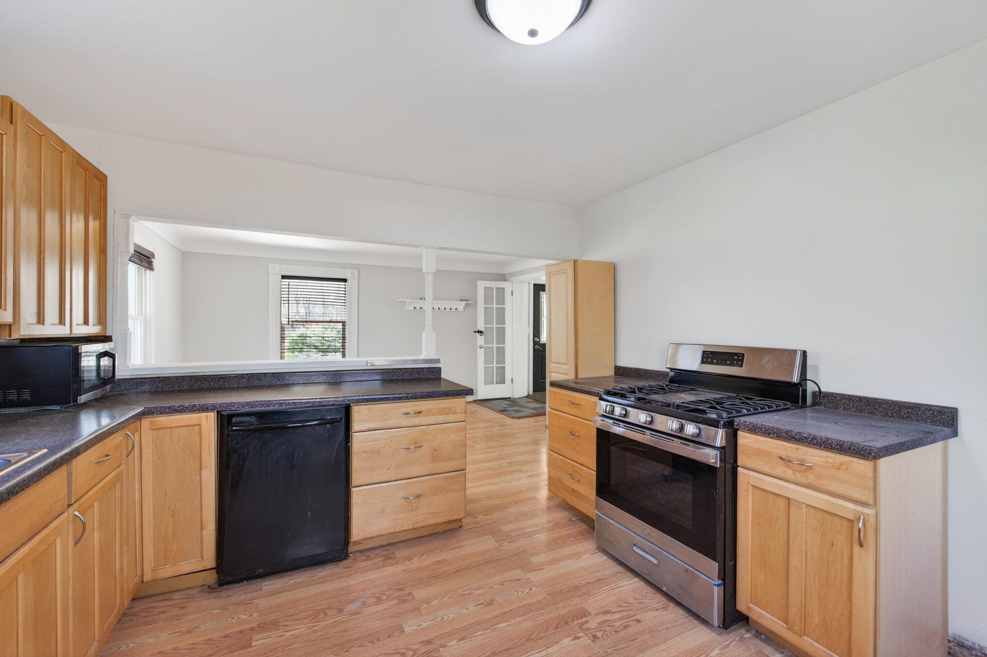 806 Monroe Street North Hudson, WI 54016 - Photo 9 of 25
