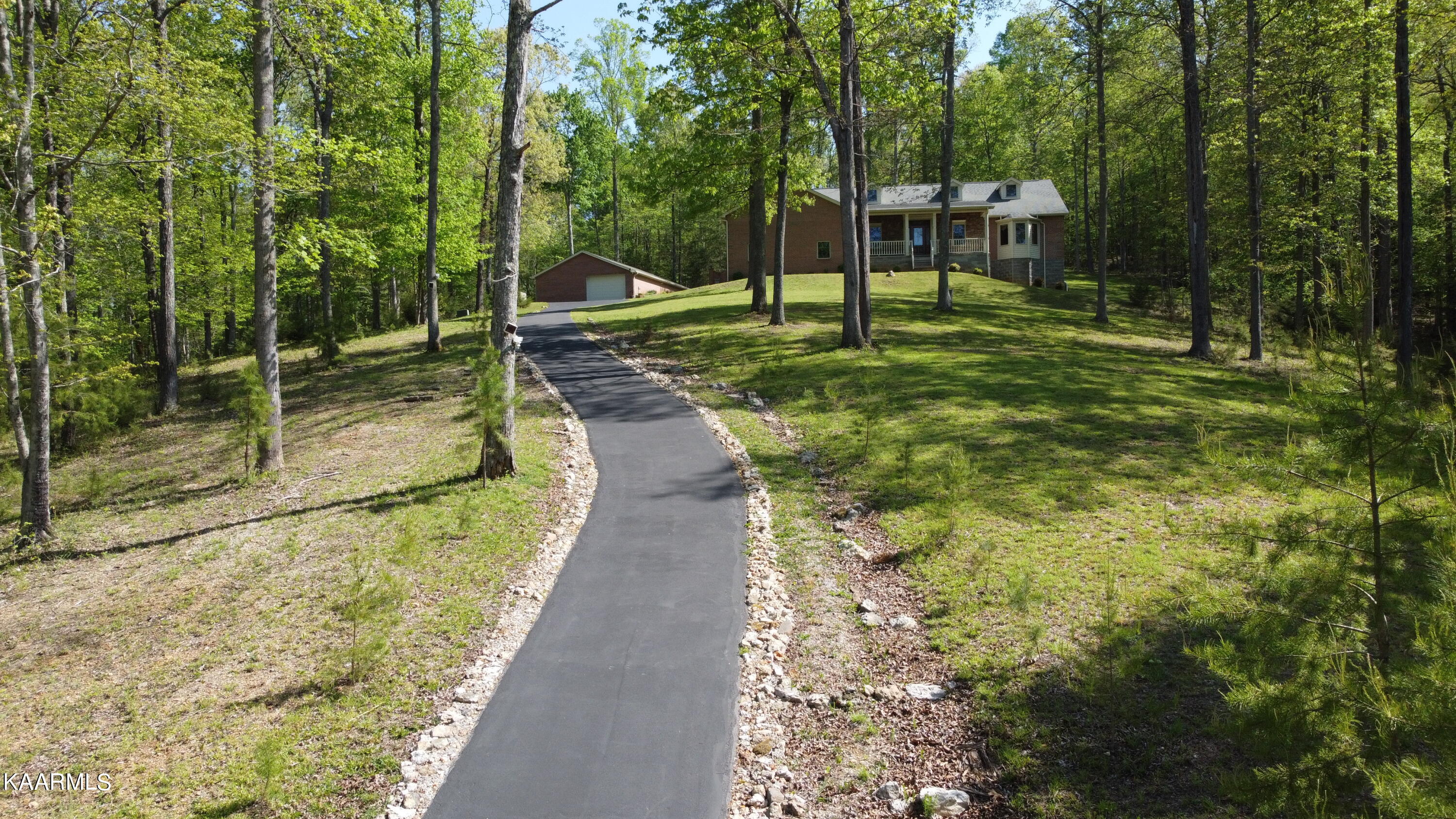 970 Cove Pointe Road La Follette, TN 37766 - Photo 3 of 59 D8AE2BED-30A4-4F93-976C-C6710B393BE4