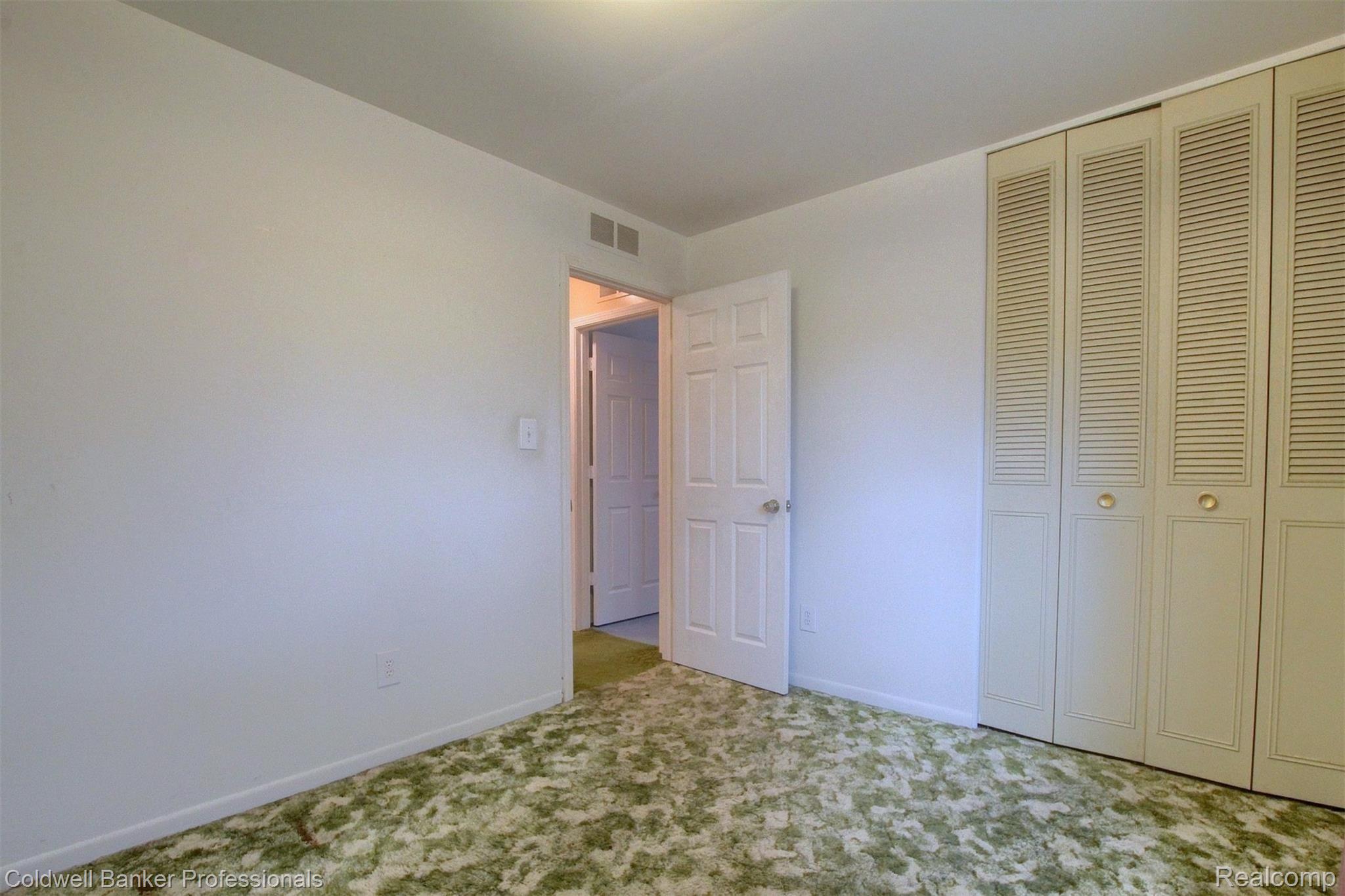 43187 Riggs Road Belleville, MI 48111 - Photo 17 of 29 19-2nd Bedroom 2nd View.jpg