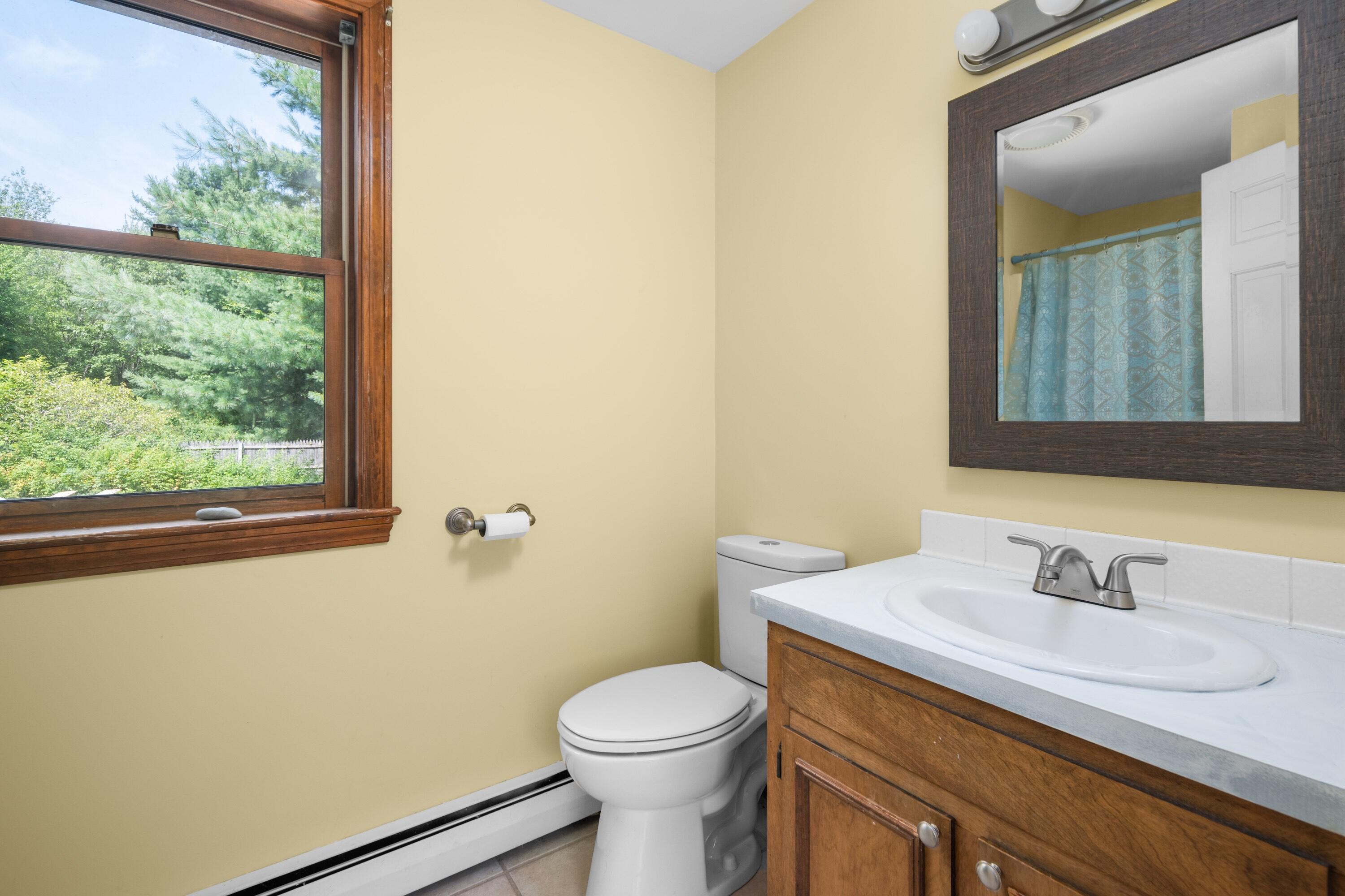 5 Heath Road Kennebunk, ME 04043 - Photo 12 of 27 Bathroom