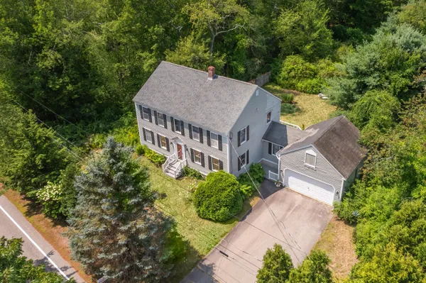 $999,000 | 5 Heath Road, Kennebunk, ME 04043