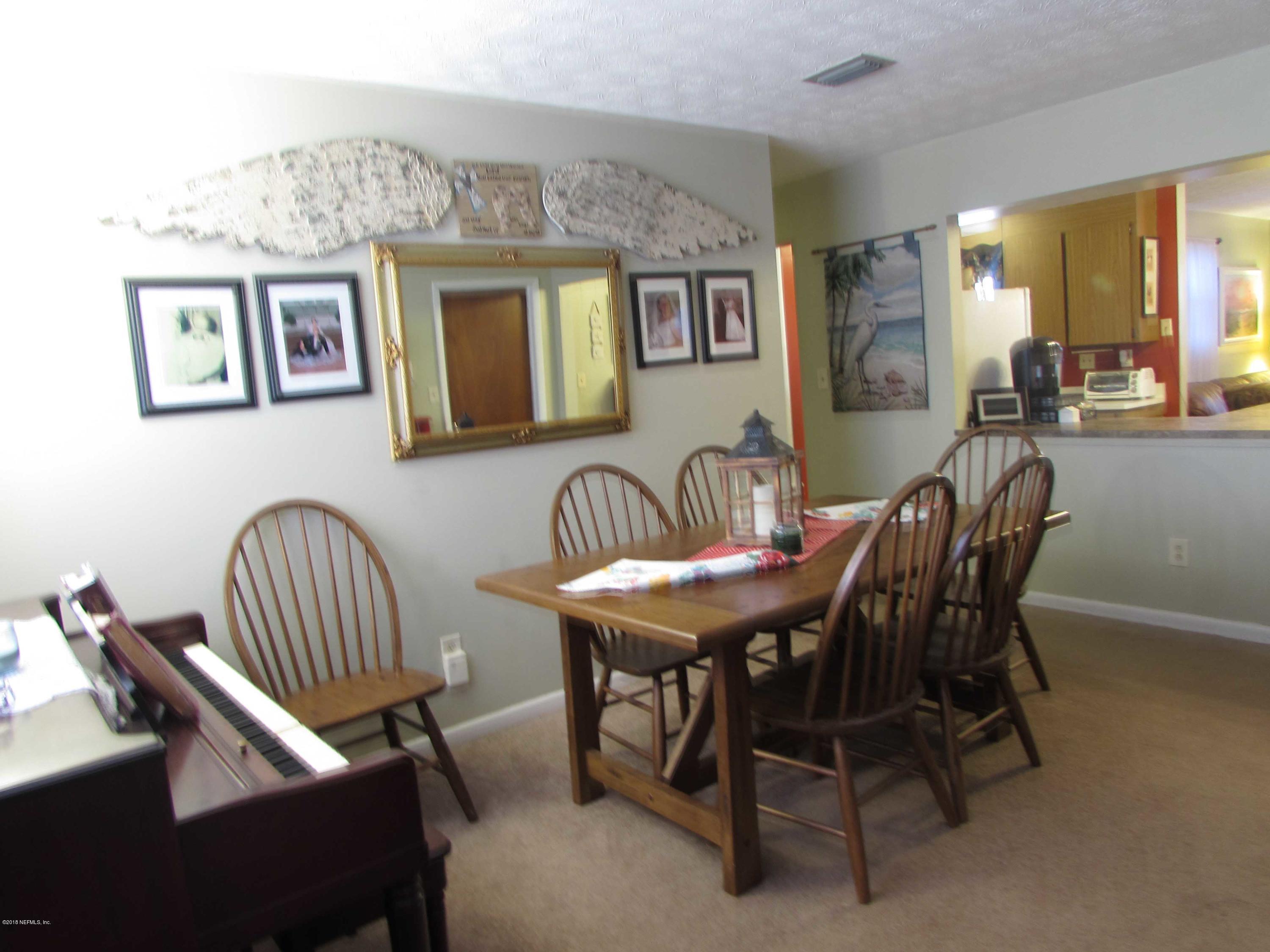2725 Leonid Road Jacksonville, FL 32218 - Photo 2 of 10 Living room