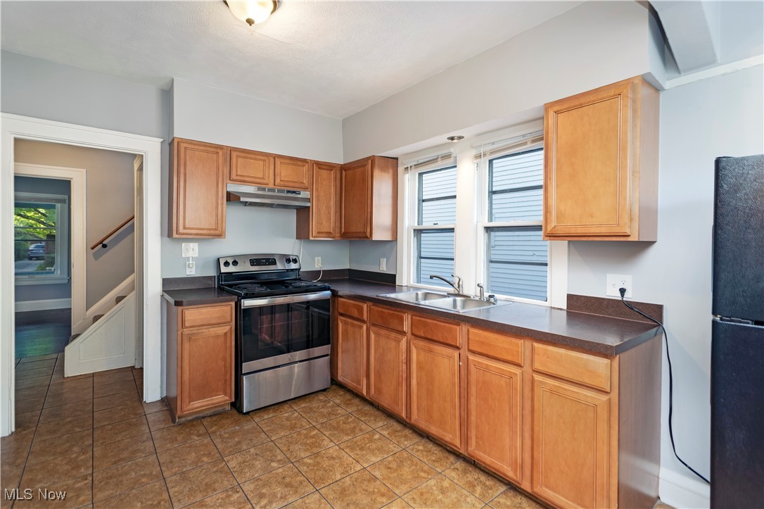 3243 Yorkshire Road Cleveland, OH 44118 - Photo 5 of 35 Gallery Image 5