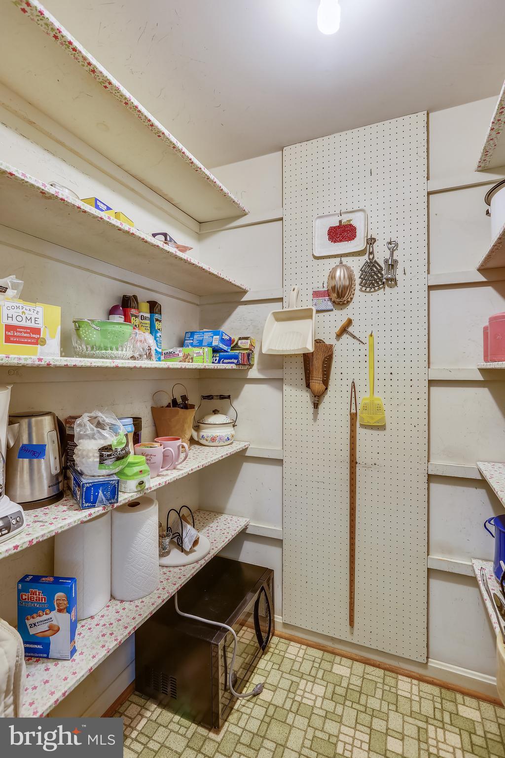 12400 Over Ridge Road Potomac, MD 20854 - Photo 16 of 54