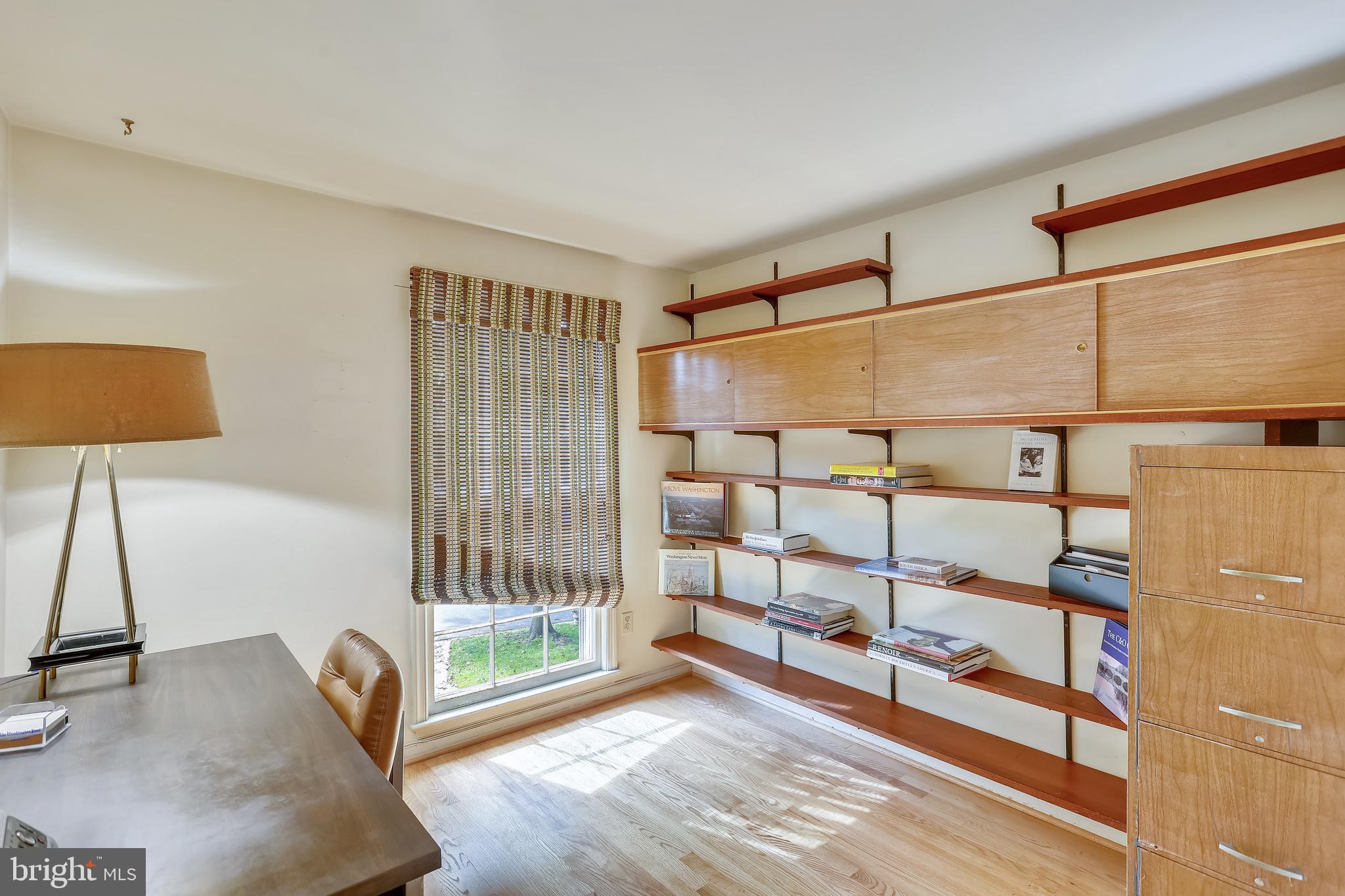 12400 Over Ridge Road Potomac, MD 20854 - Photo 29 of 54 Main level office