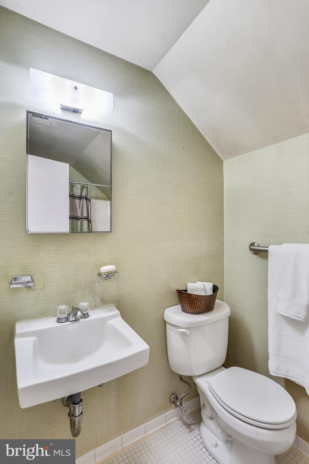 12400 Over Ridge Road Potomac, MD 20854 - Photo 37 of 54 Master bath