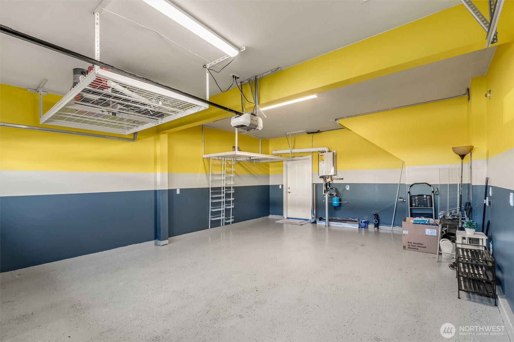 19326 37th Avenue Southeast, Unit C Bothell, WA 98012 - Photo 20 of 32 a view of a patio tables and chairs