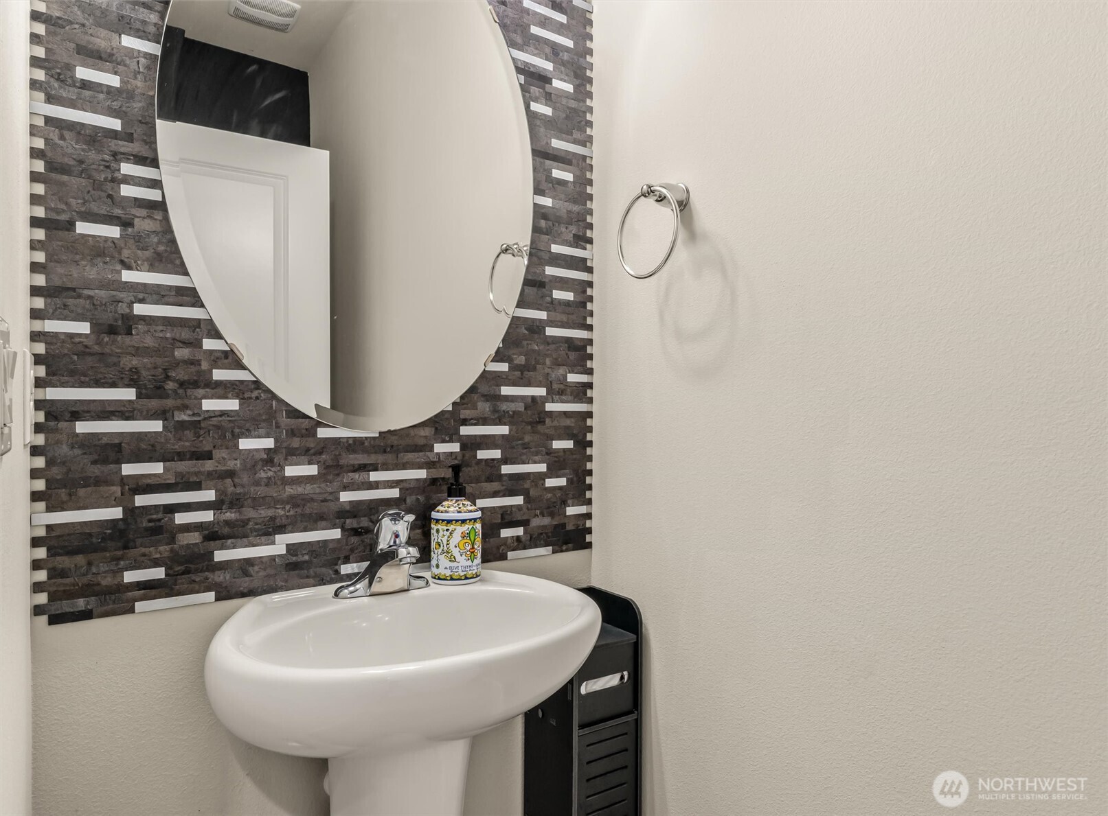 19326 37th Avenue Southeast, Unit C Bothell, WA 98012 - Photo 10 of 32