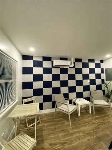 $1,570 | 902 Northeast 38th Street, Unit 2, Oakland Park, FL 33334