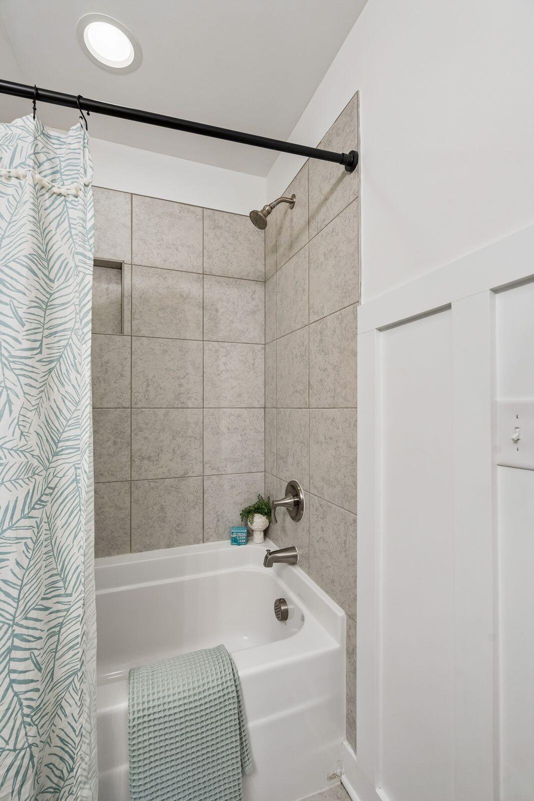 485 Fort Johnson Road Charleston, SC 29412 - Photo 29 of 79 Bathroom 2