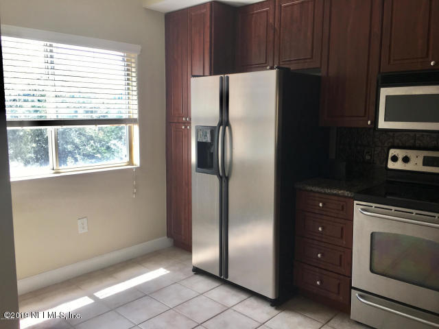 9745 Touchton Road, Unit 1526 Jacksonville, FL 32246 - Photo 5 of 18 KITCHEN 1