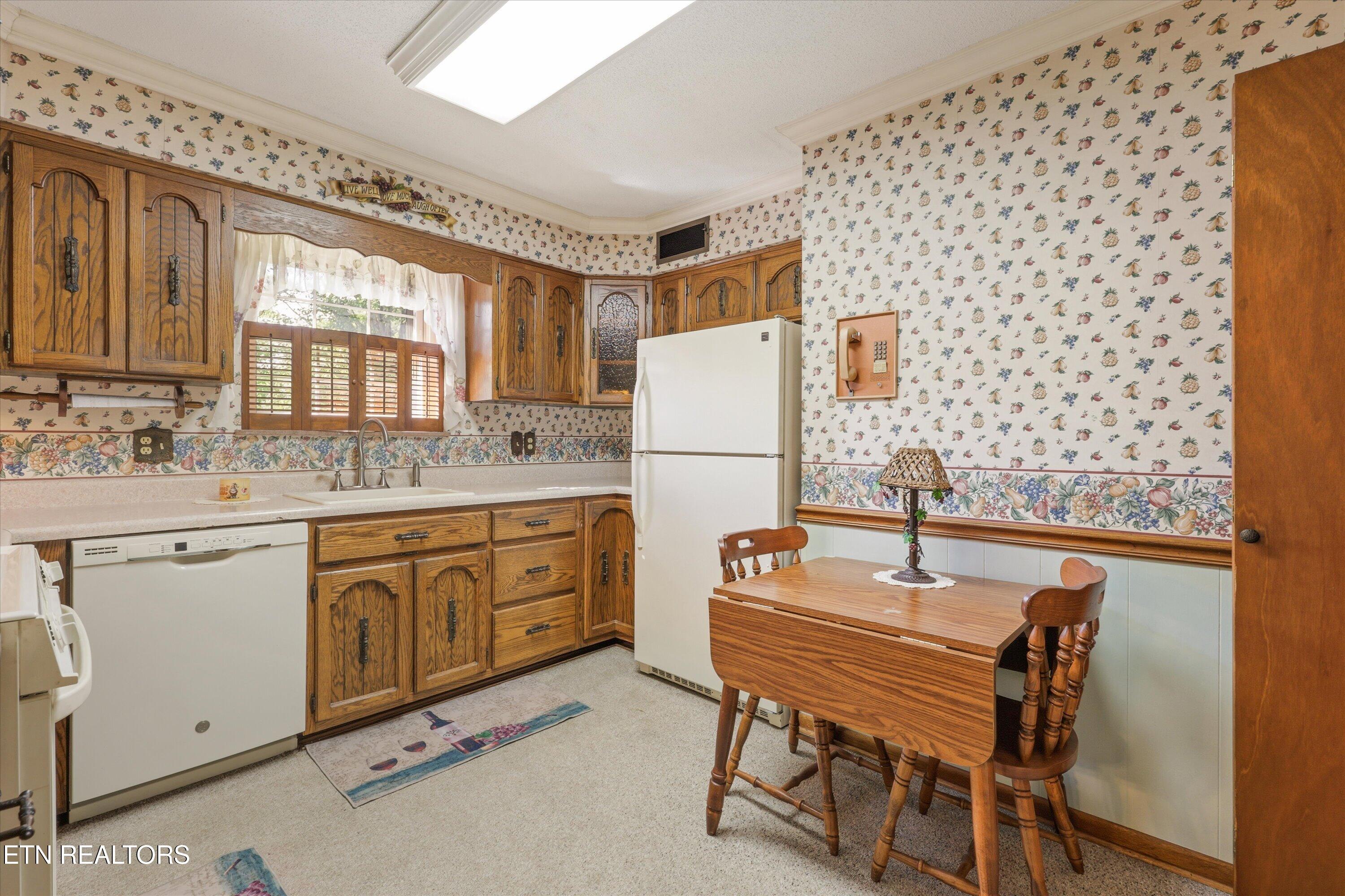 827 West Cunningham Street Alcoa, TN 37701 - Photo 16 of 43 16-827 W Cunningham St19