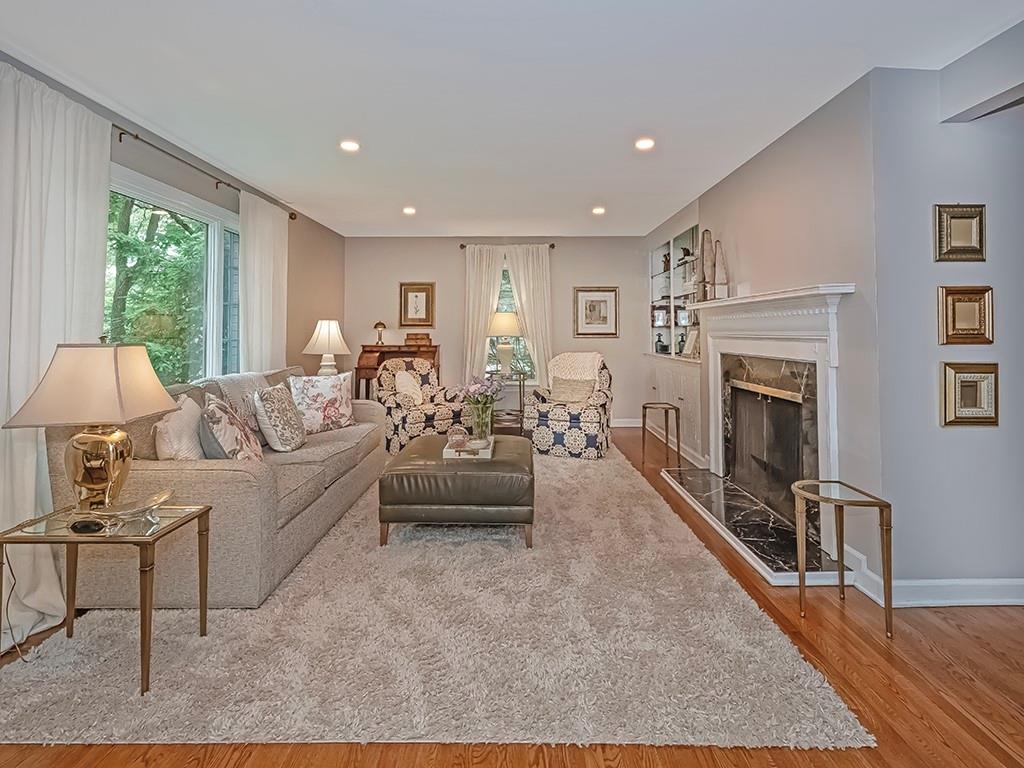 776 Elm Spring Road Pittsburgh, PA 15243 - Photo 4 of 21 Gallery Image 4
