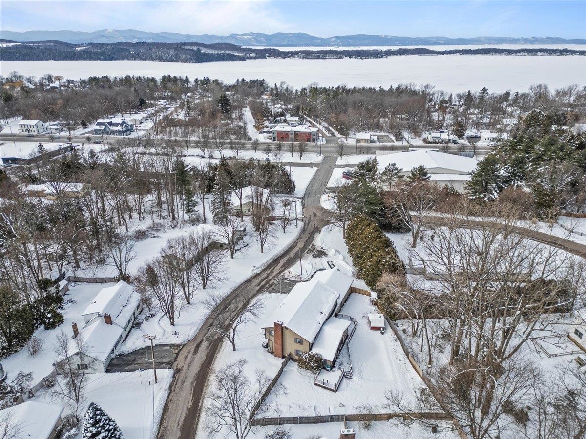 109 Juniper Ridge Shelburne, VT 05482 - Photo 3 of 52