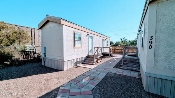 $600 | 121 East Roger Road, Unit D, Tucson, AZ 85705