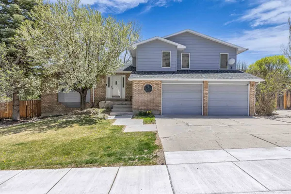 $415,000 | 435 Evans Drive, Green River, WY 82935