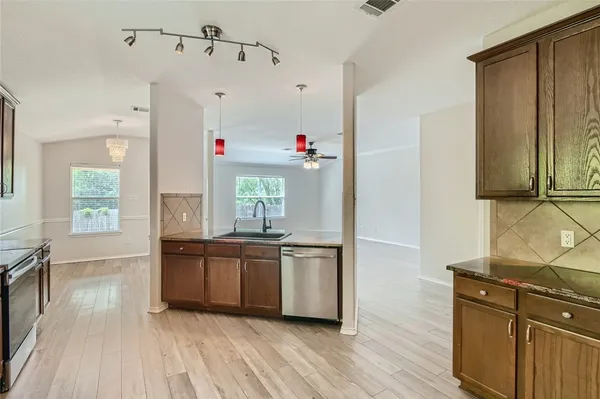 $2,200 | 315 Waterlily Way, Hutto, TX 78634