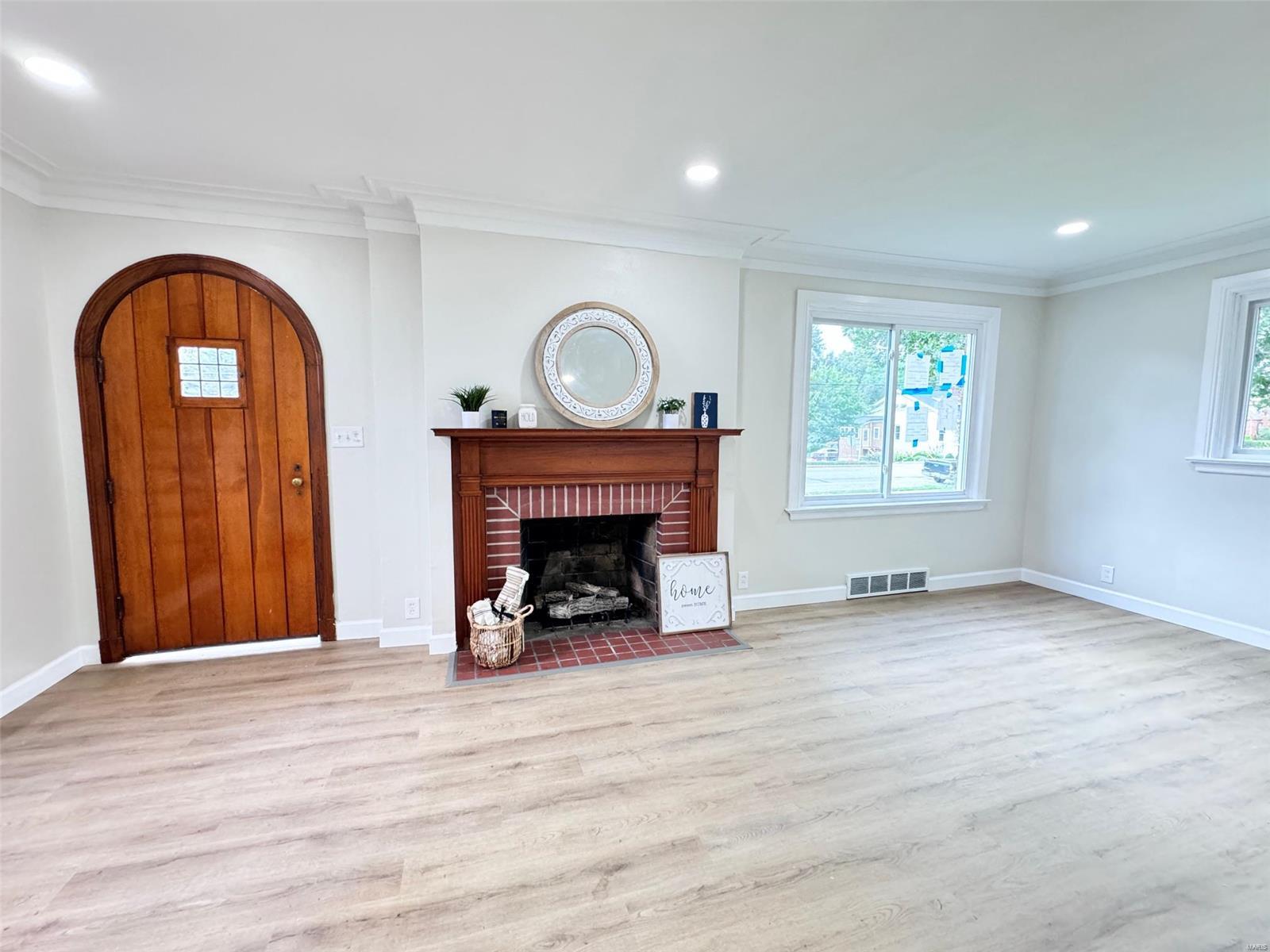 9004 Lackland Road St. Louis, MO 63114 - Photo 2 of 23 Gallery Image 2