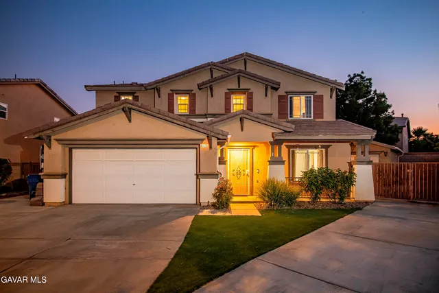 $539,999 | 43635 Castle Circle, Lancaster, CA 93535
