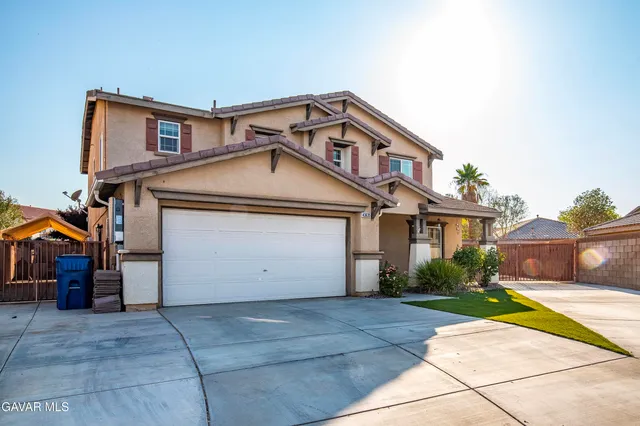 $539,999 | 43635 Castle Circle, Lancaster, CA 93535