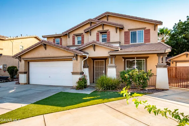 $539,999 | 43635 Castle Circle, Lancaster, CA 93535