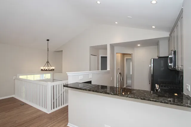 $2,400 | 2352 Dawson Lane, Algonquin, IL 60102