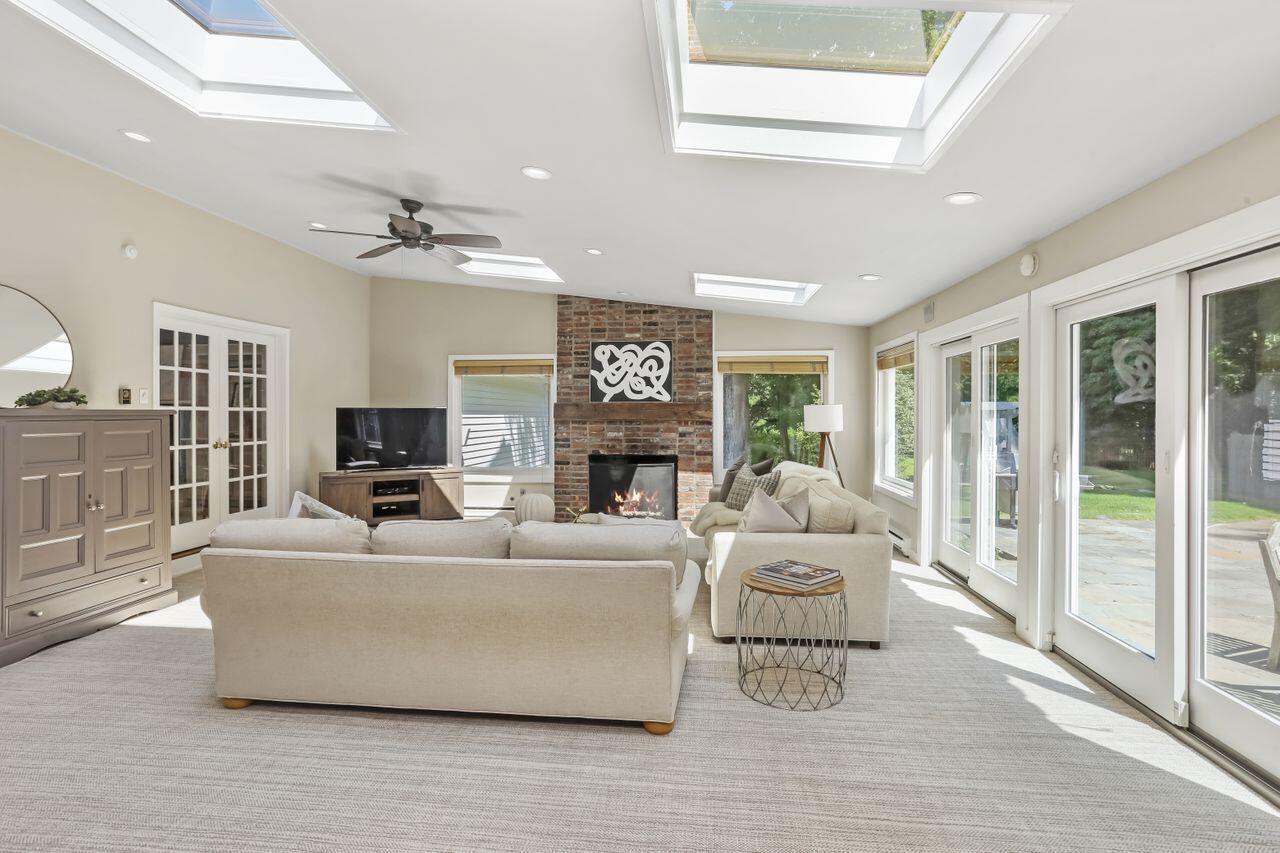 11 Valley Road New Canaan, CT 06840 - Photo 8 of 36 05