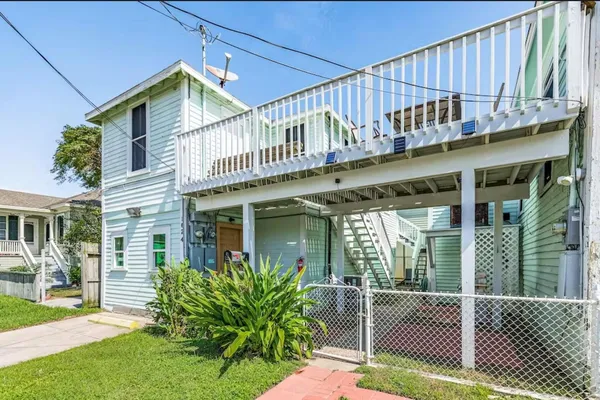 $1,575 | 1624 17th Street, Unit DOWN, Galveston, TX 77550