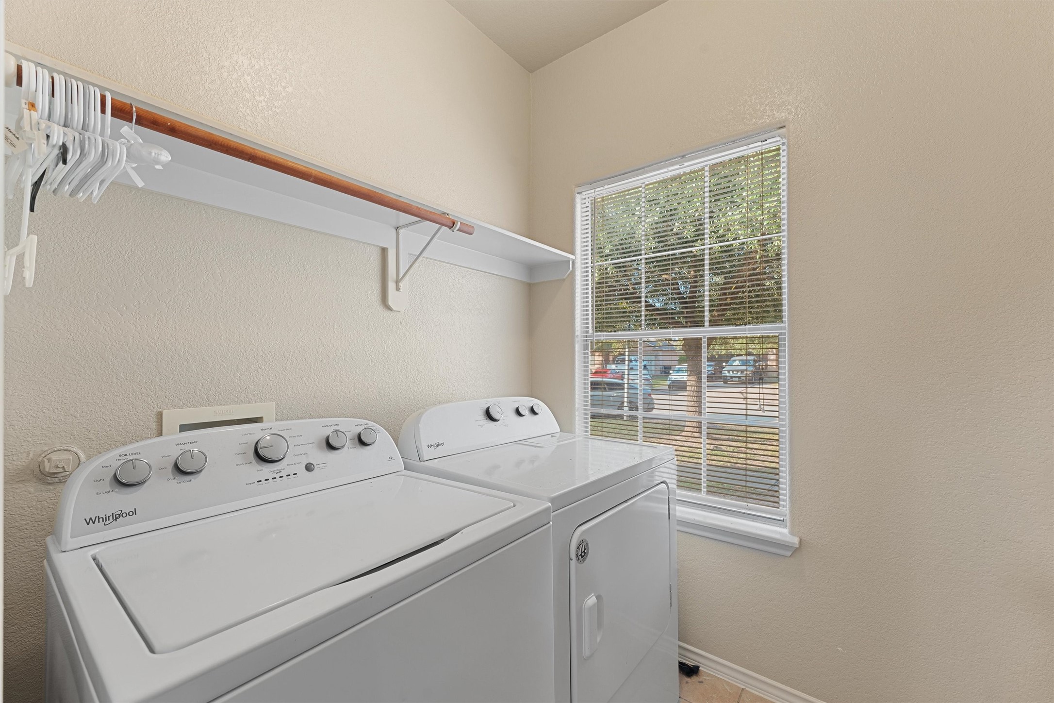 3114 Trinity Joe Lane Humble, TX 77396 - Photo 25 of 28 a utility room with dryer and washer