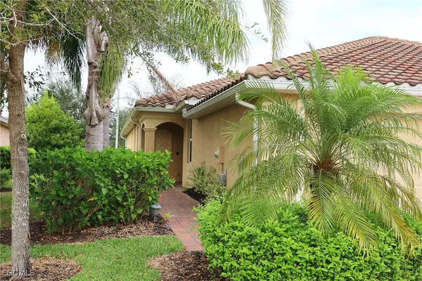$2,500 | 1980 Wellington Street, Naples, FL 34120
