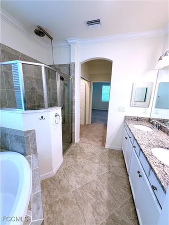 $2,400 | 1980 Wellington Street, Naples, FL 34120