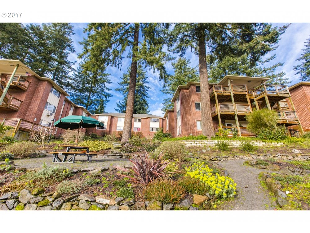 234 Ridgeway Road, Unit 16D Lake Oswego, OR 97034 - Photo 1 of 20 Gallery Image 1
