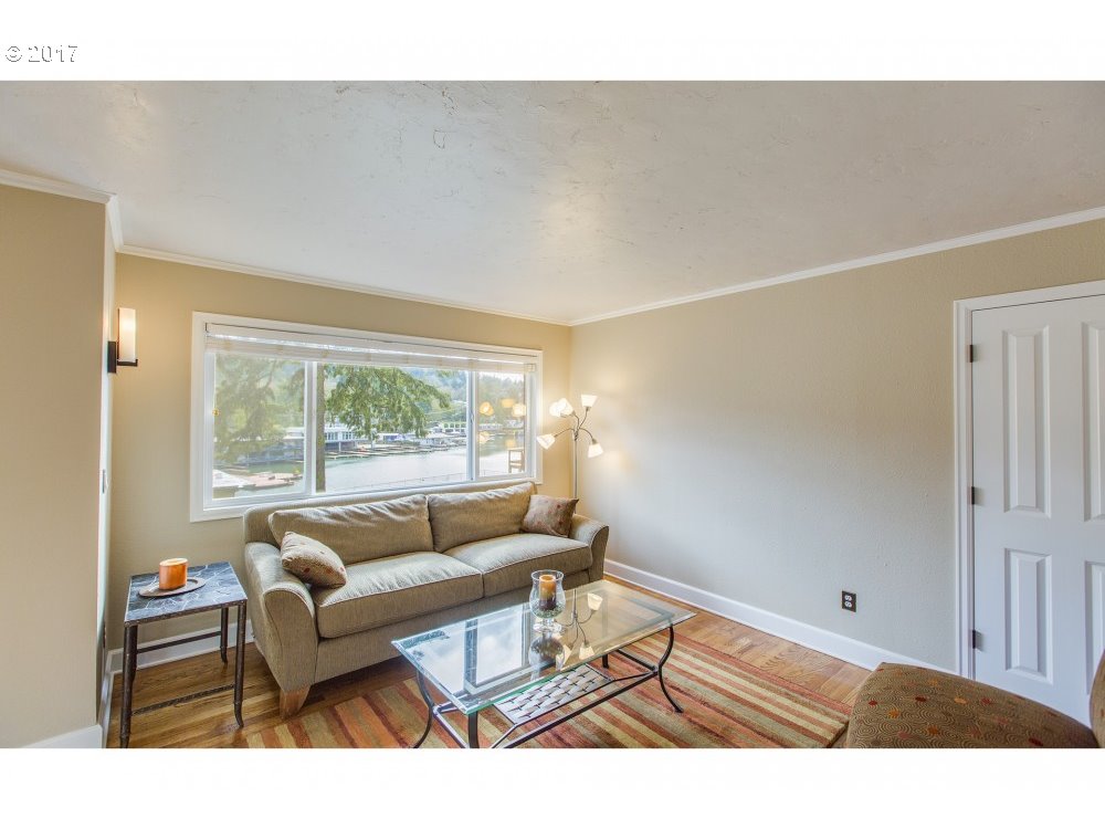 234 Ridgeway Road, Unit 16D Lake Oswego, OR 97034 - Photo 17 of 20 Gallery Image 17