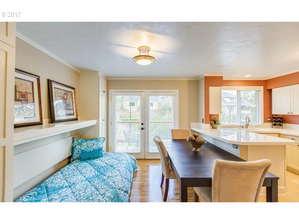 234 Ridgeway Road, Unit 16D Lake Oswego, OR 97034 - Photo 2 of 20 Gallery Image 2
