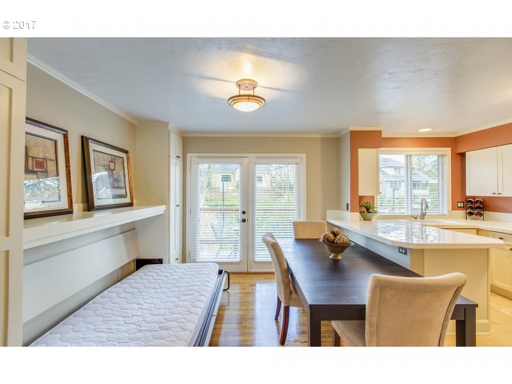 234 Ridgeway Road, Unit 16D Lake Oswego, OR 97034 - Photo 3 of 20 Gallery Image 3