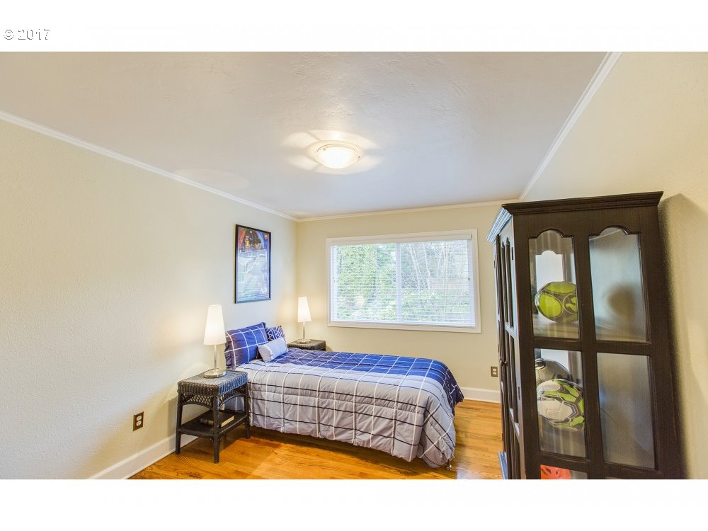 234 Ridgeway Road, Unit 16D Lake Oswego, OR 97034 - Photo 8 of 20 Gallery Image 8