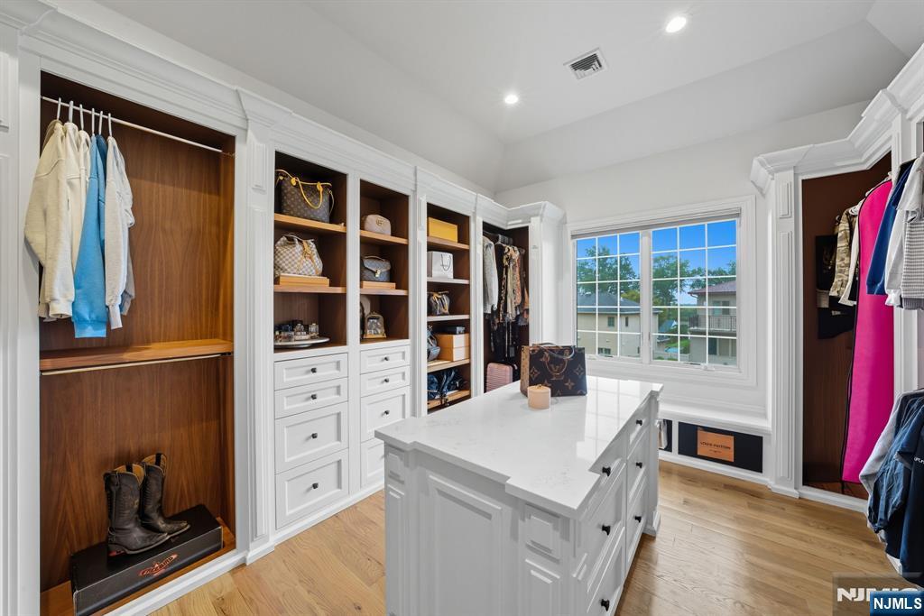 146 Stuart Street Paramus, NJ 07652 - Photo 27 of 45