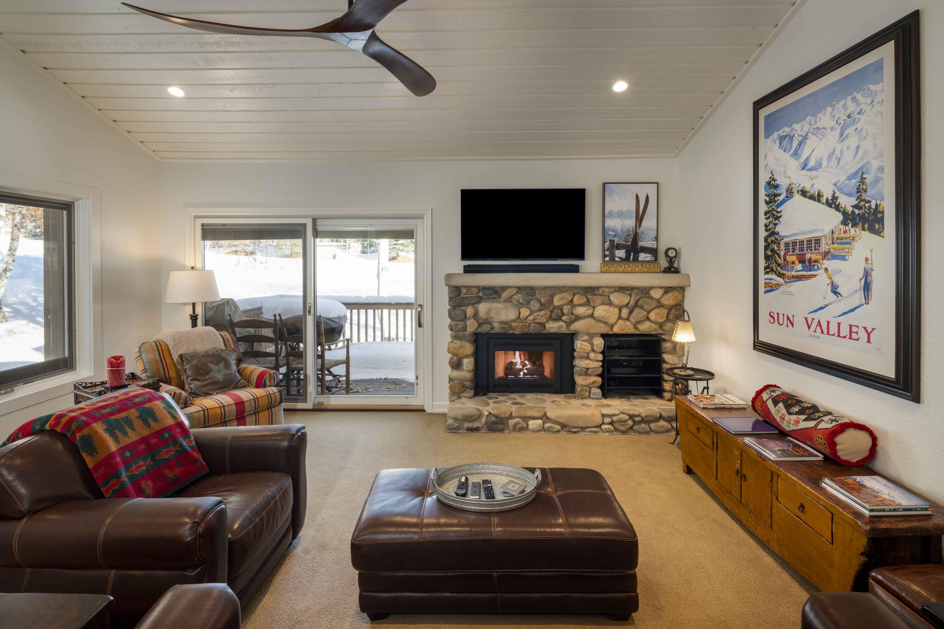 2639 Ridge Lane, Unit 39 Sun Valley, ID 83353 - Photo 1 of 35 Living Room